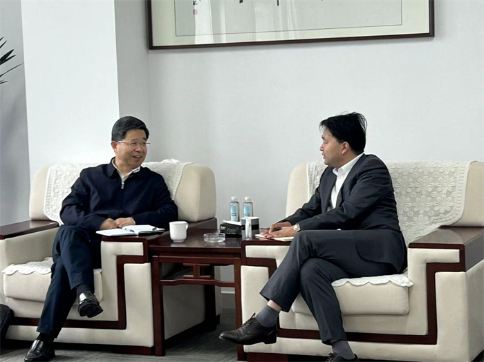 常州市人大常委副主任、市總工會(huì)主席一行走訪我司